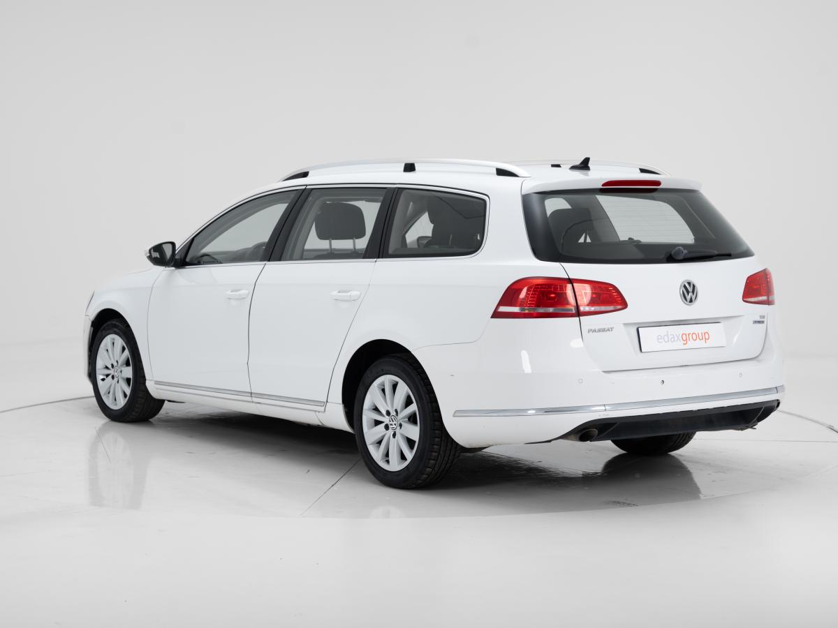 volkswagen-passat-variant-2012-diesel-1598cc