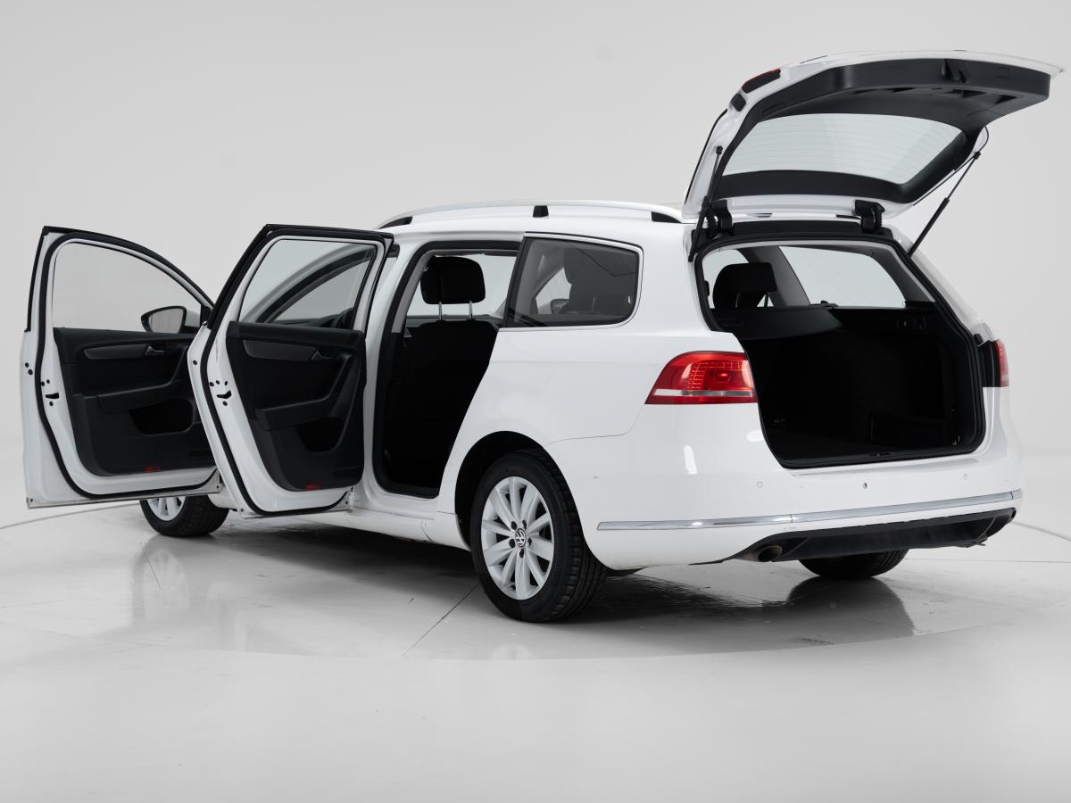 volkswagen-passat-variant-2012-diesel-1598cc