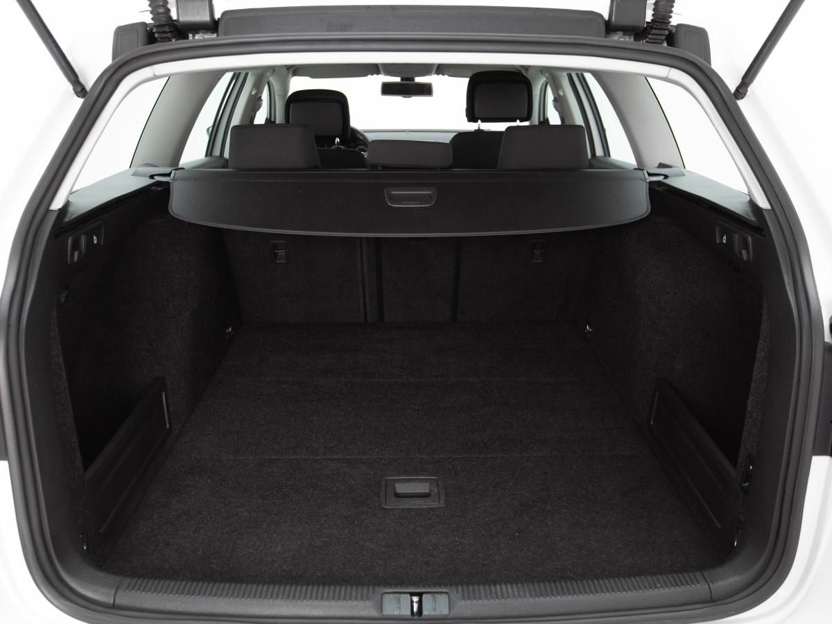 volkswagen-passat-variant-2012-diesel-1598cc