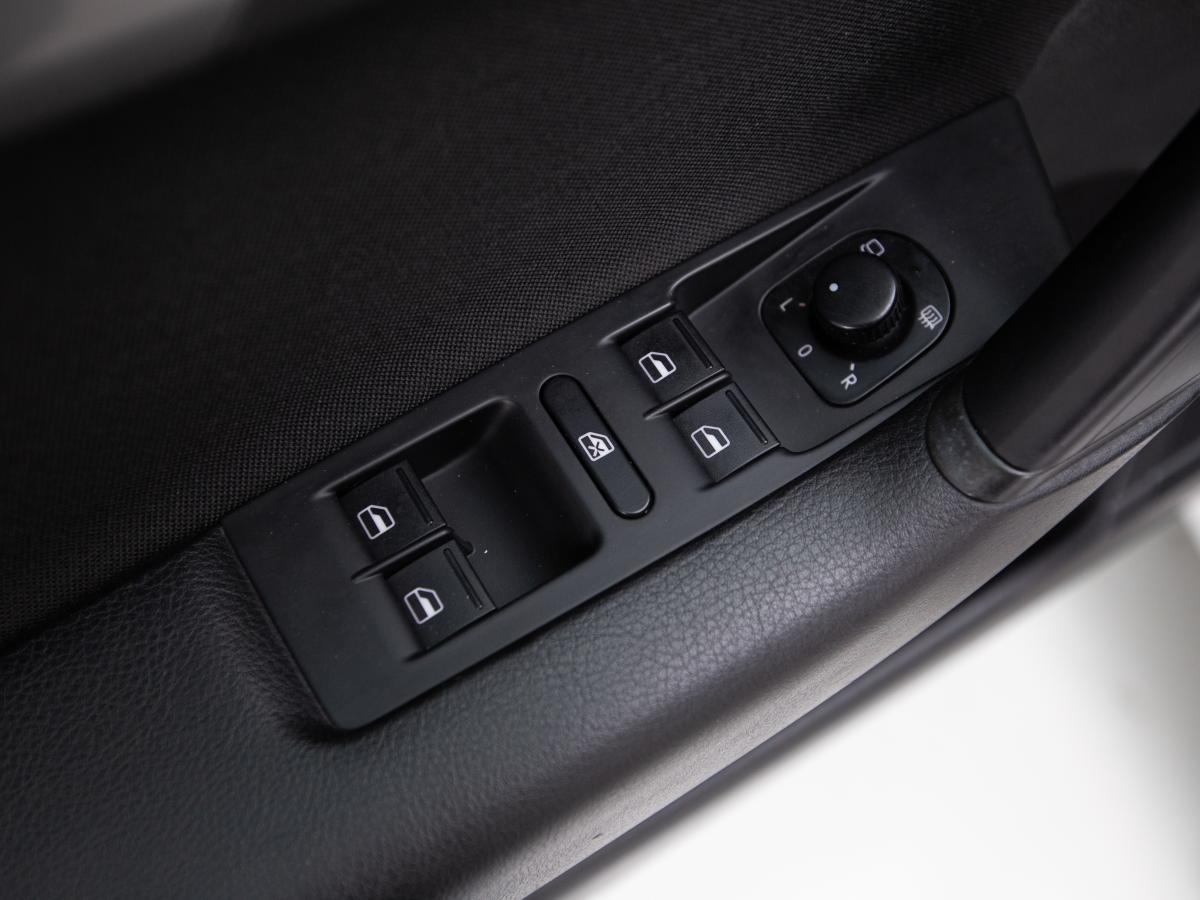 volkswagen-passat-variant-2012-diesel-1598cc