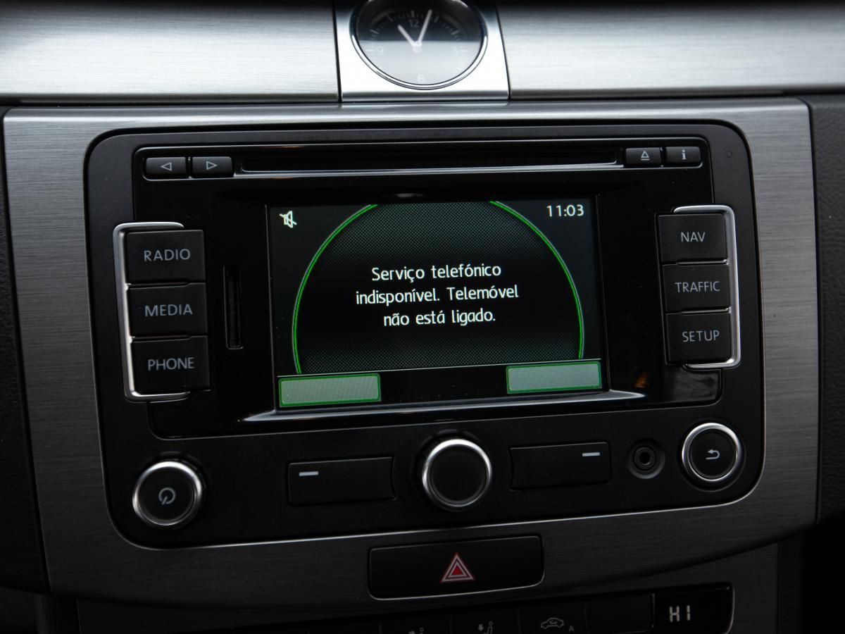 volkswagen-passat-variant-2012-diesel-1598cc