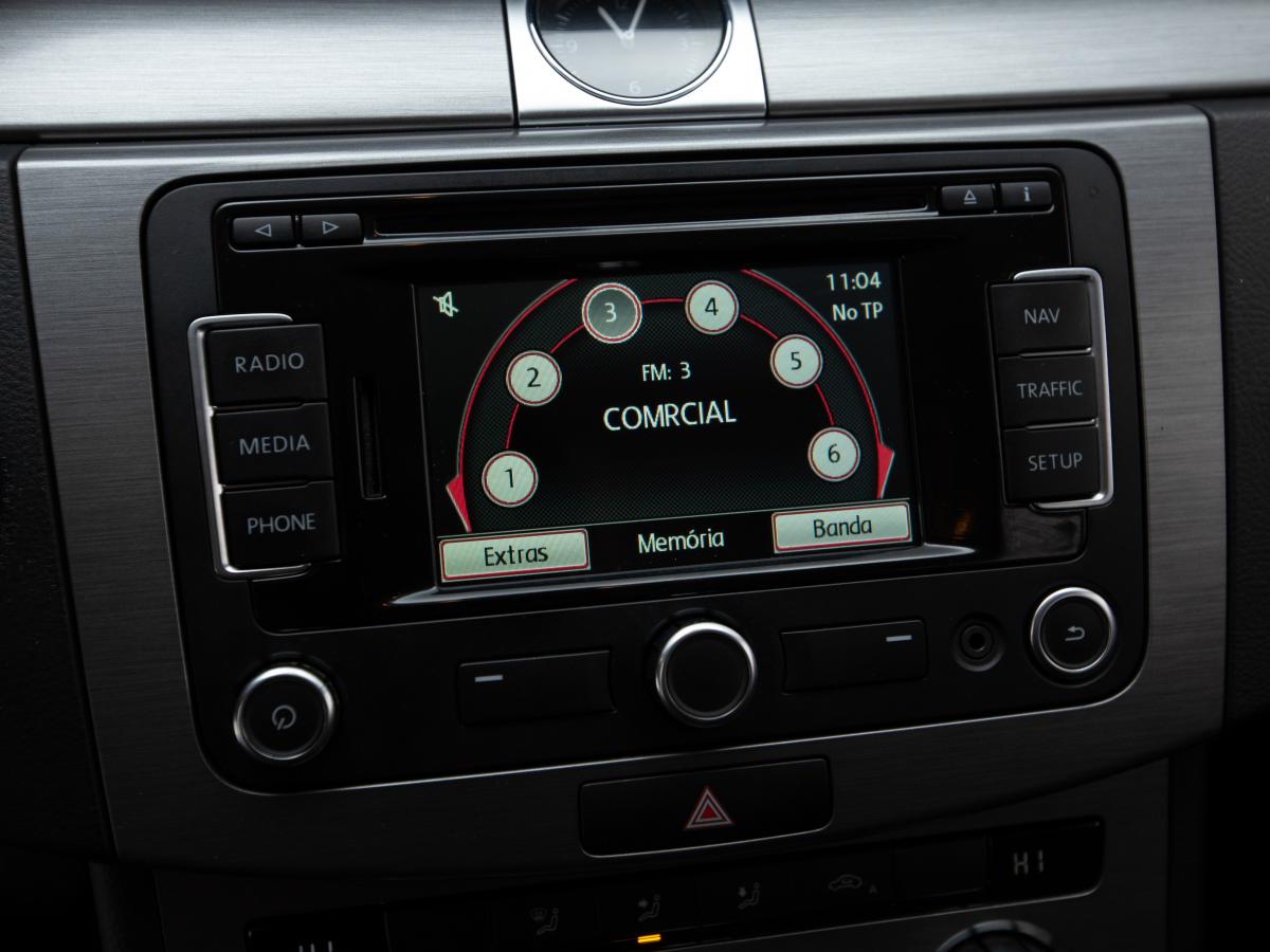volkswagen-passat-variant-2012-diesel-1598cc