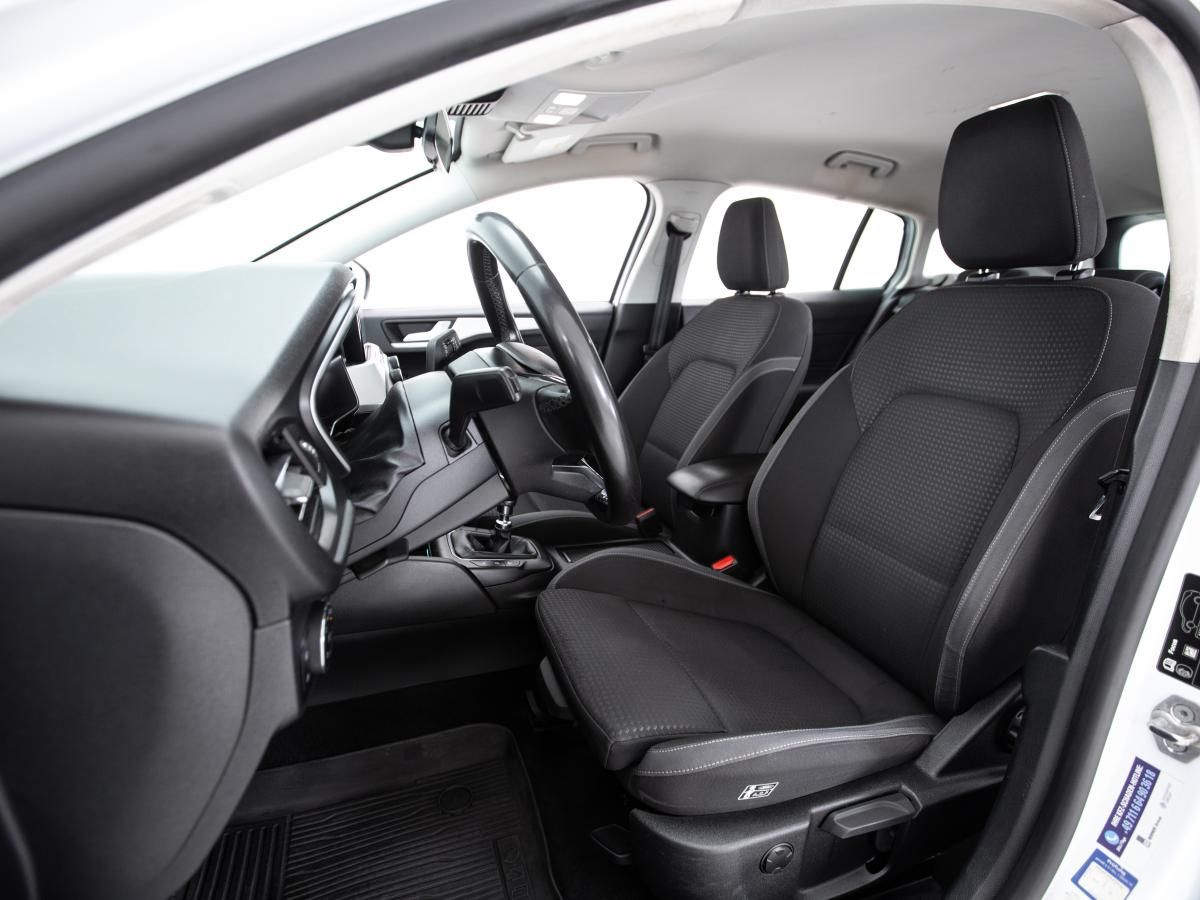 ford-focus-sw-2021-diesel-1498cc