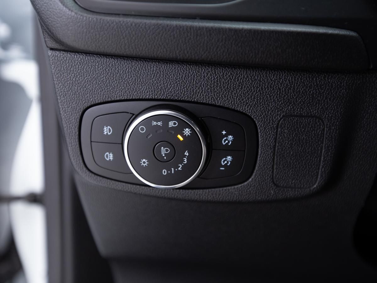 ford-focus-sw-2021-diesel-1498cc
