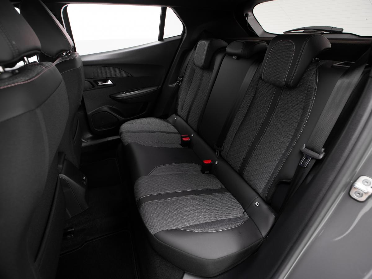 peugeot-2008-2023-gasolina-1199cc