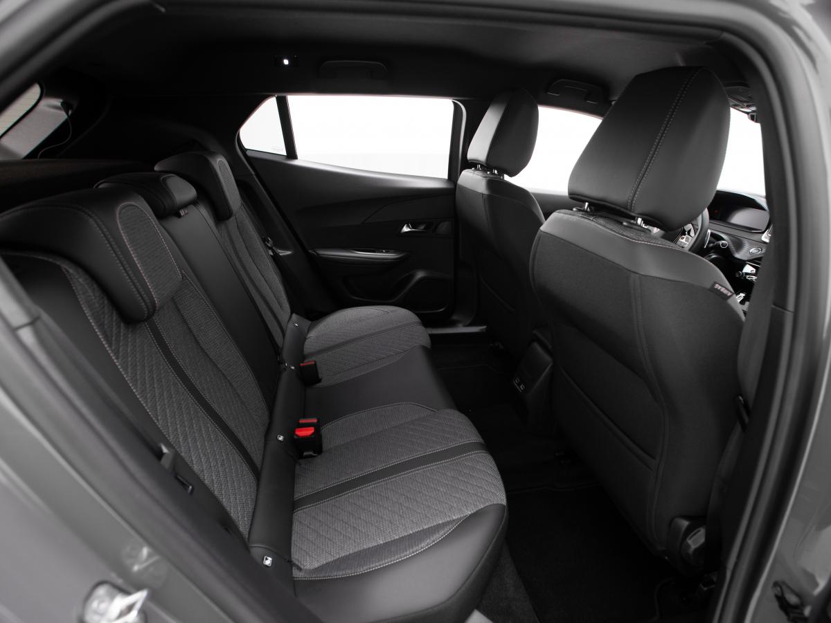 peugeot-2008-2023-gasolina-1199cc