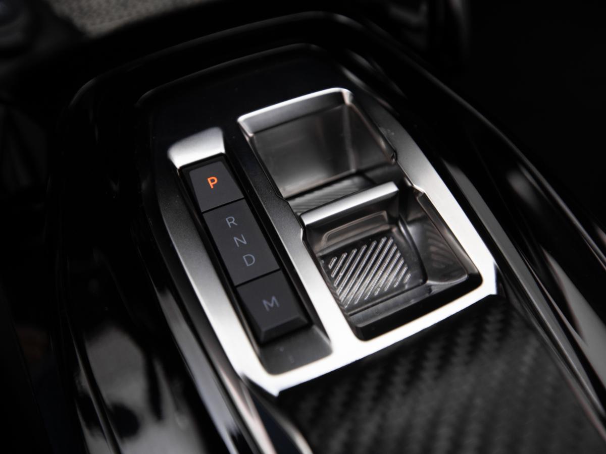 peugeot-2008-2023-gasolina-1199cc