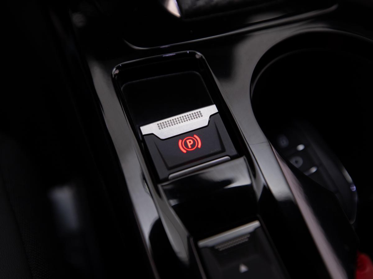 peugeot-2008-2023-gasolina-1199cc