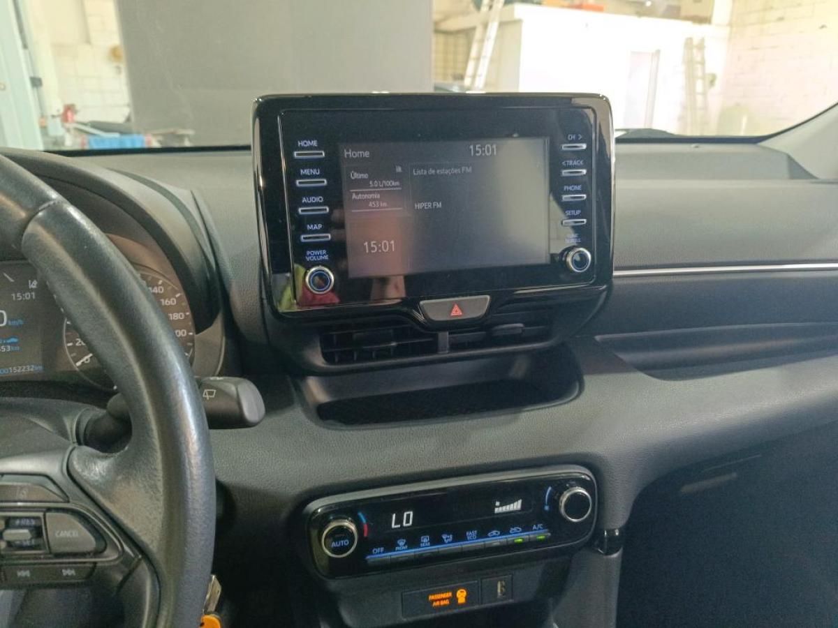 toyota-yaris-2023-hibrido-a-gasolina-1490cc