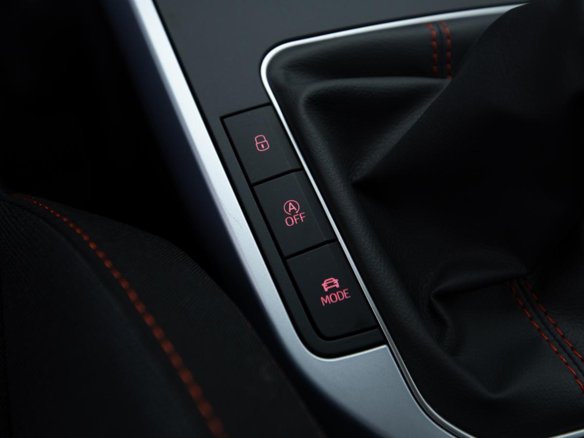 seat-arona-2023-gasolina-999cc