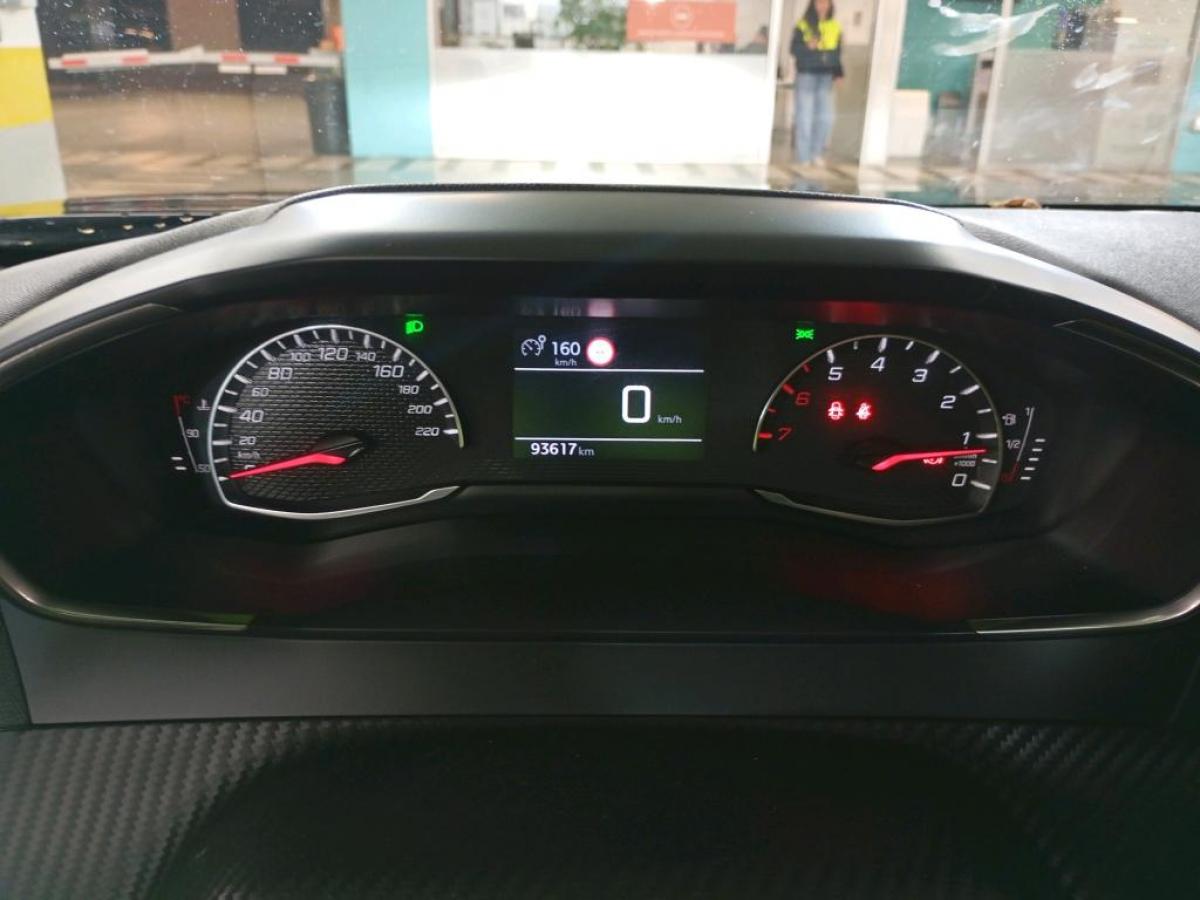 peugeot-2008-2023-gasolina-1199cc