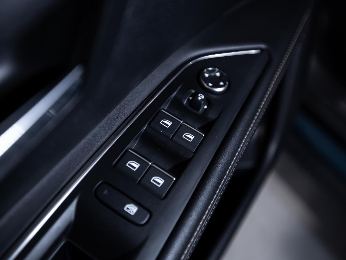 peugeot-5008-2022-diesel-1499cc