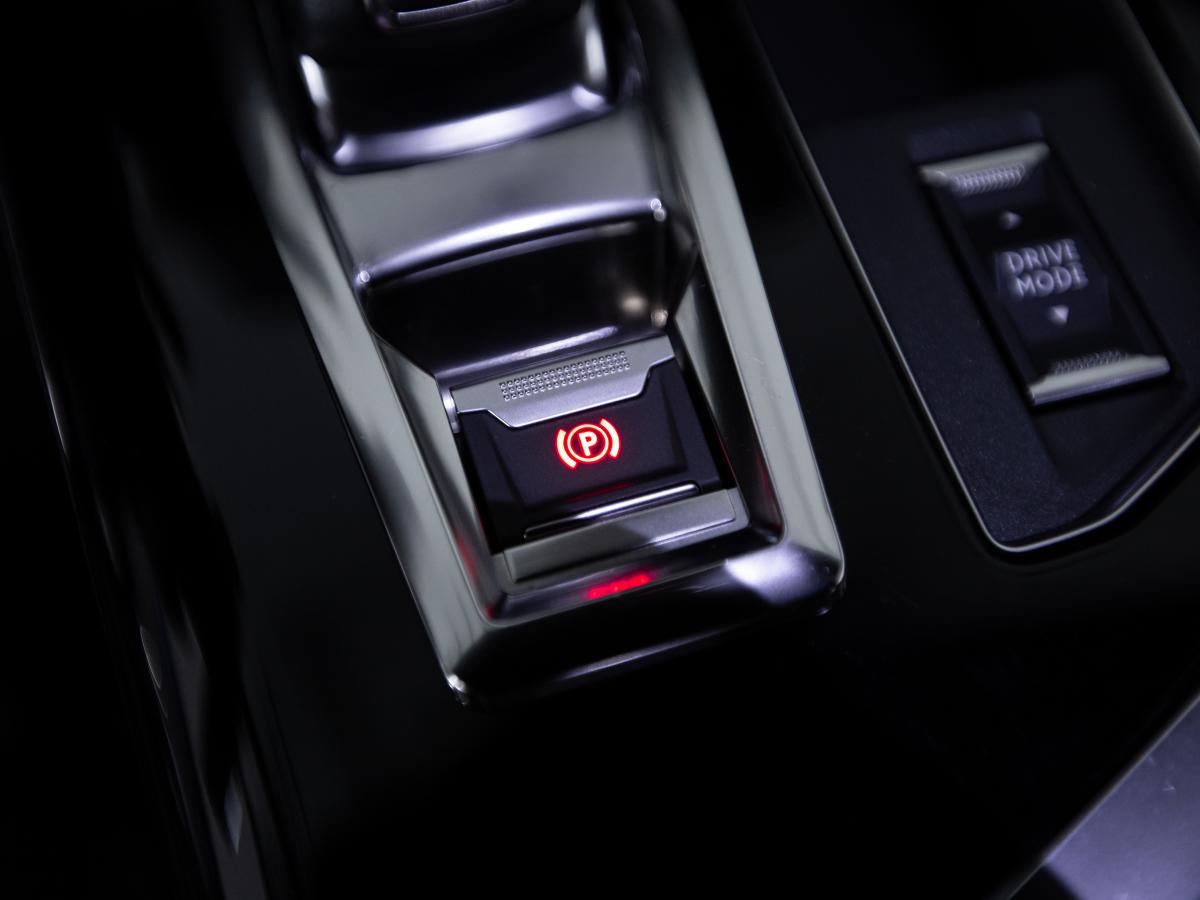 peugeot-5008-2022-diesel-1499cc
