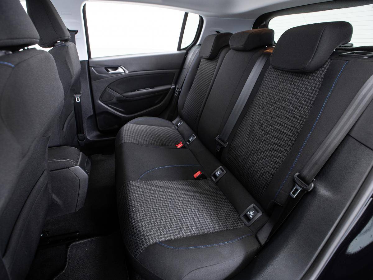 peugeot-308-2018-gasolina-1199cc