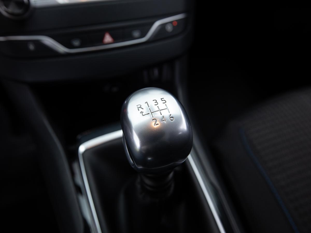 peugeot-308-2018-gasolina-1199cc