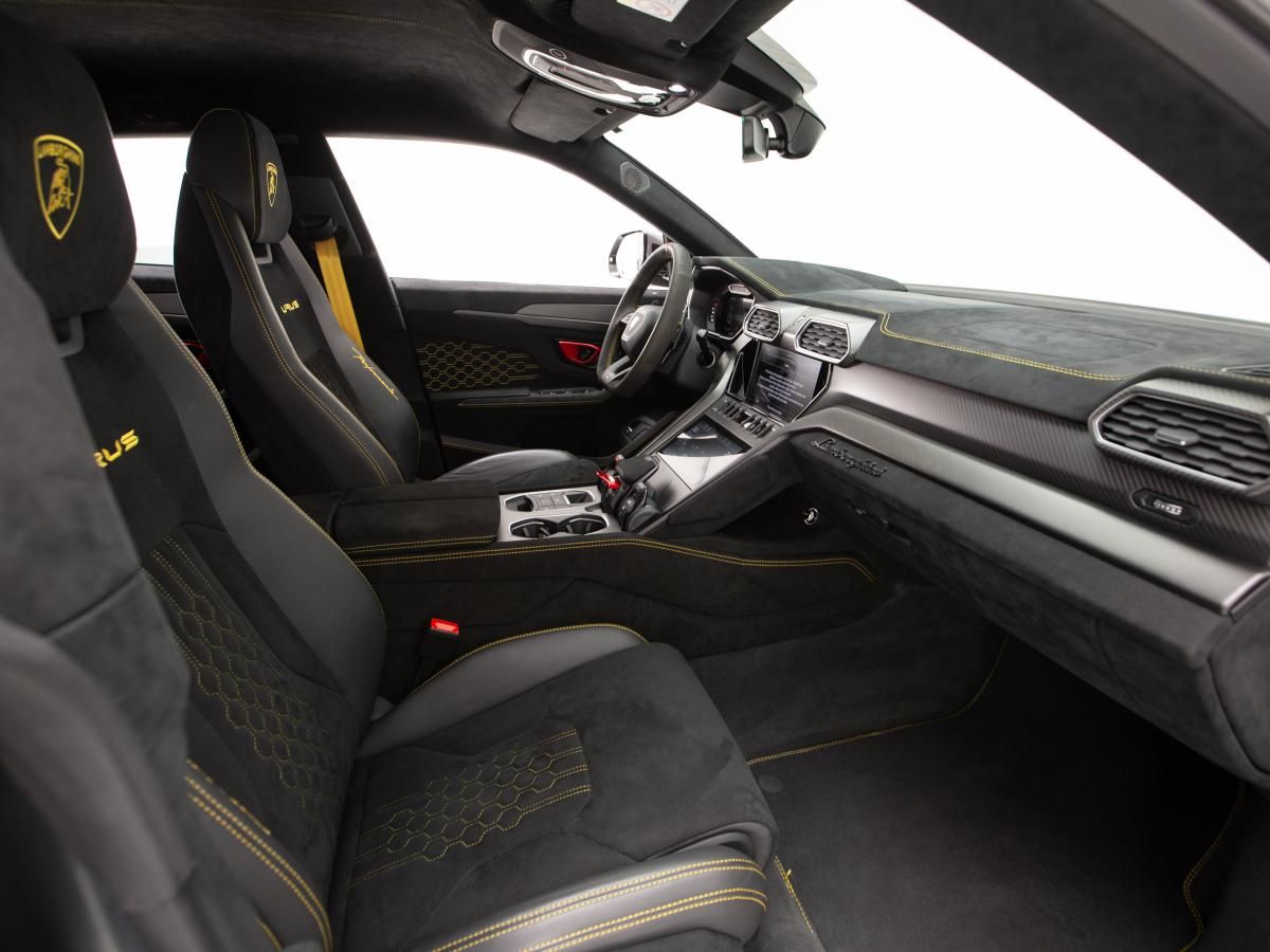 lamborghini-urus-2023-gasolina-3996cc