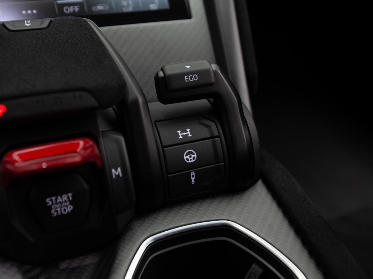 lamborghini-urus-2023-gasolina-3996cc