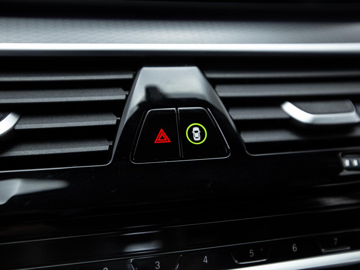 bmw-serie-5-2022-hibrido-a-gasolina-1998cc