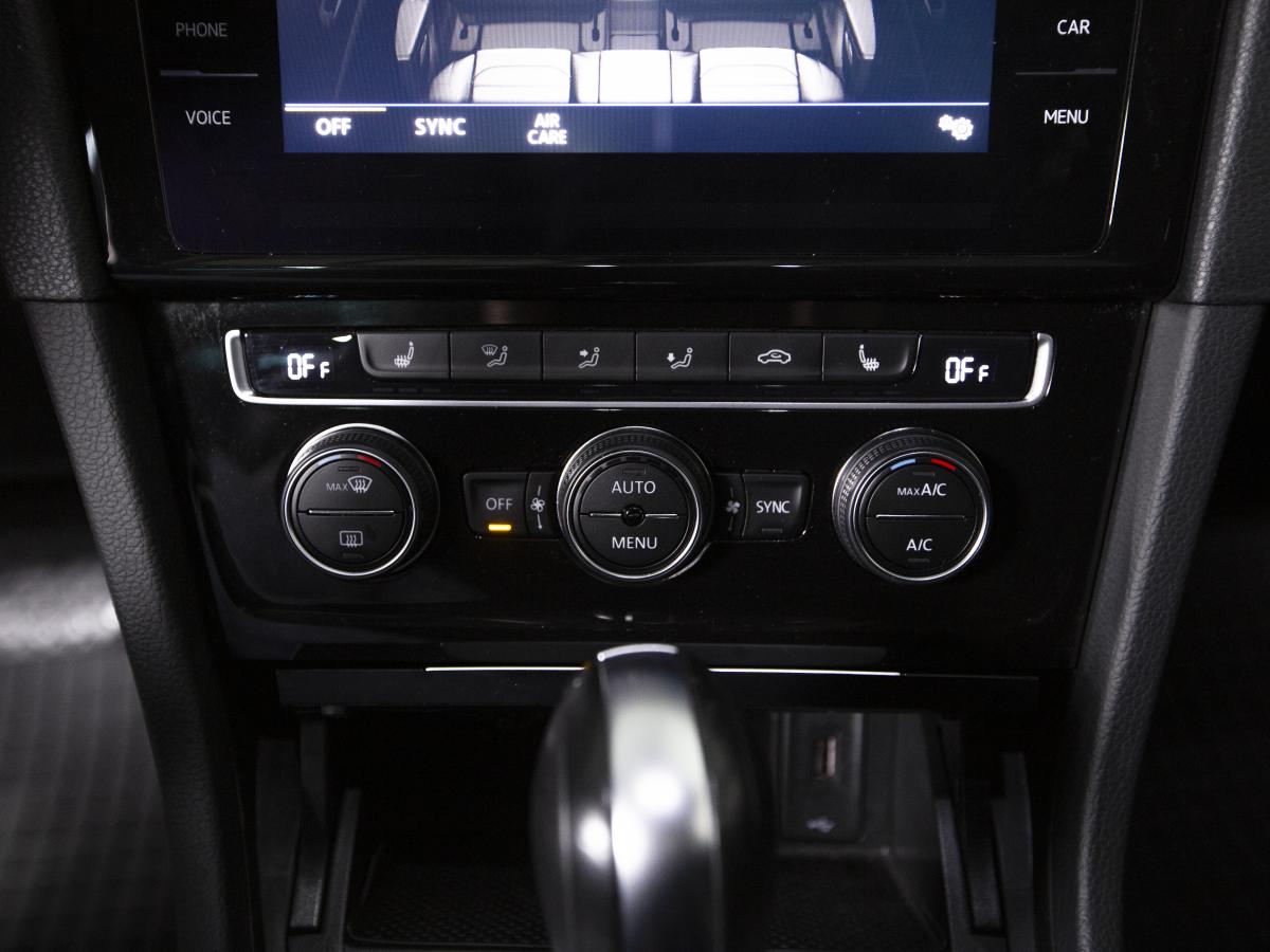 volkswagen-golf-variant-2019-diesel-1968cc