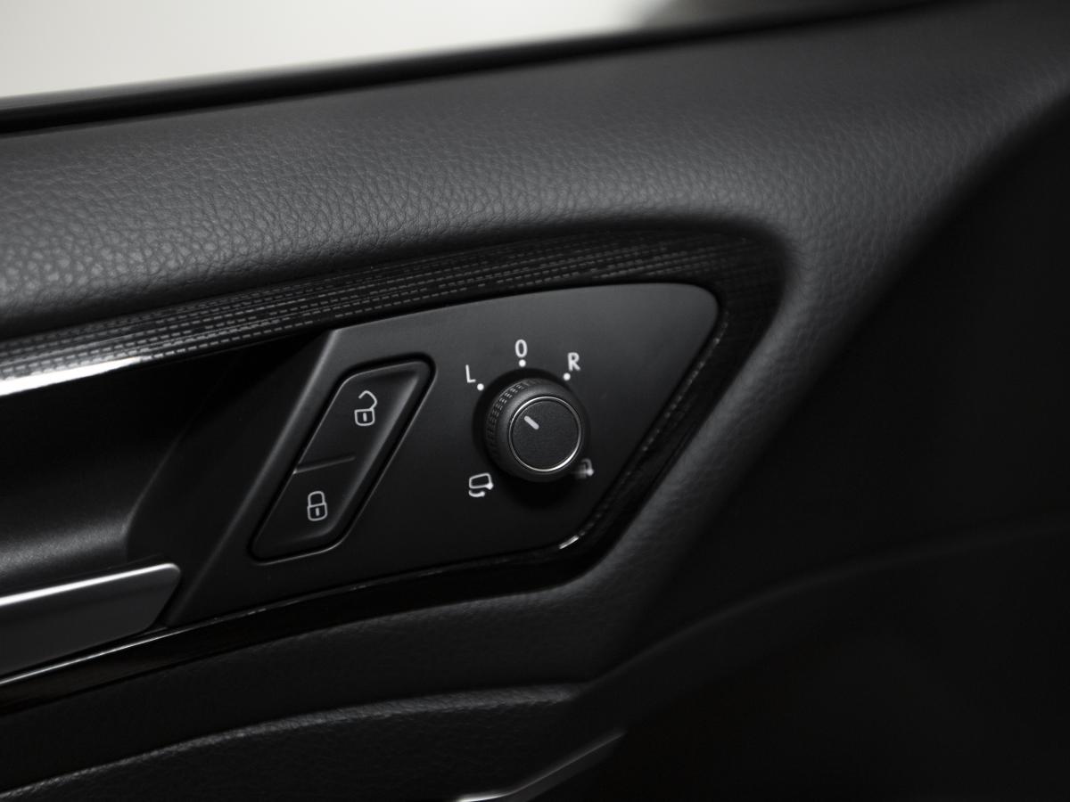 volkswagen-golf-variant-2019-diesel-1968cc
