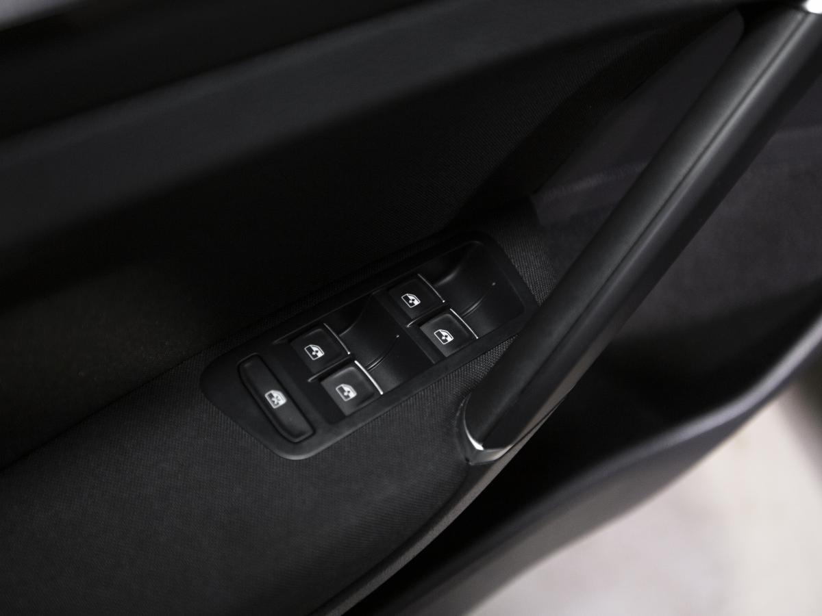 volkswagen-golf-variant-2019-diesel-1968cc