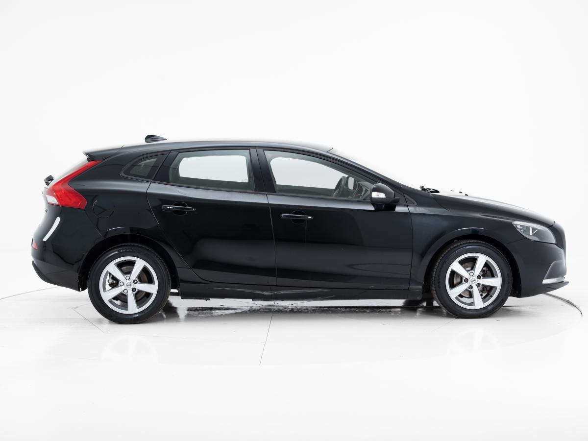 volvo-v40-2018-diesel-1969cc