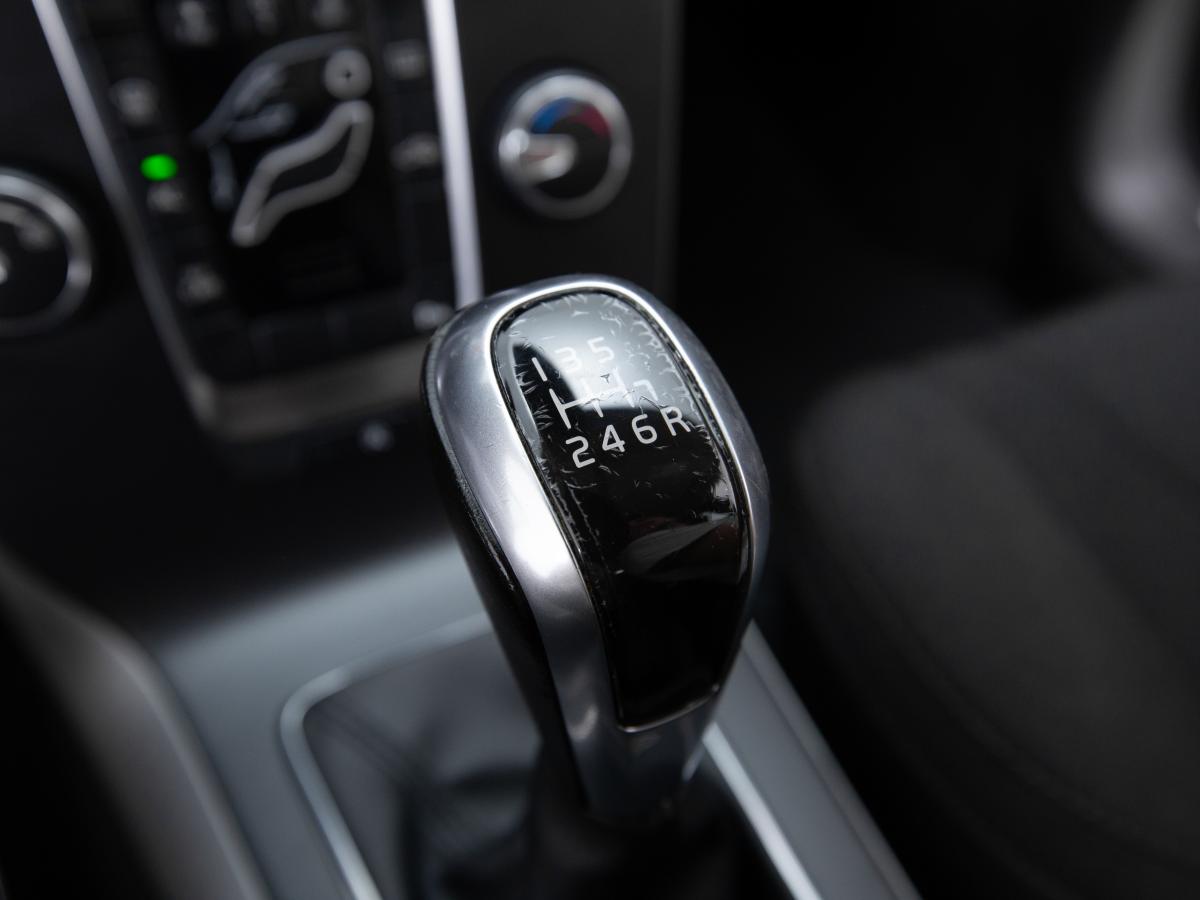 volvo-v40-2018-diesel-1969cc