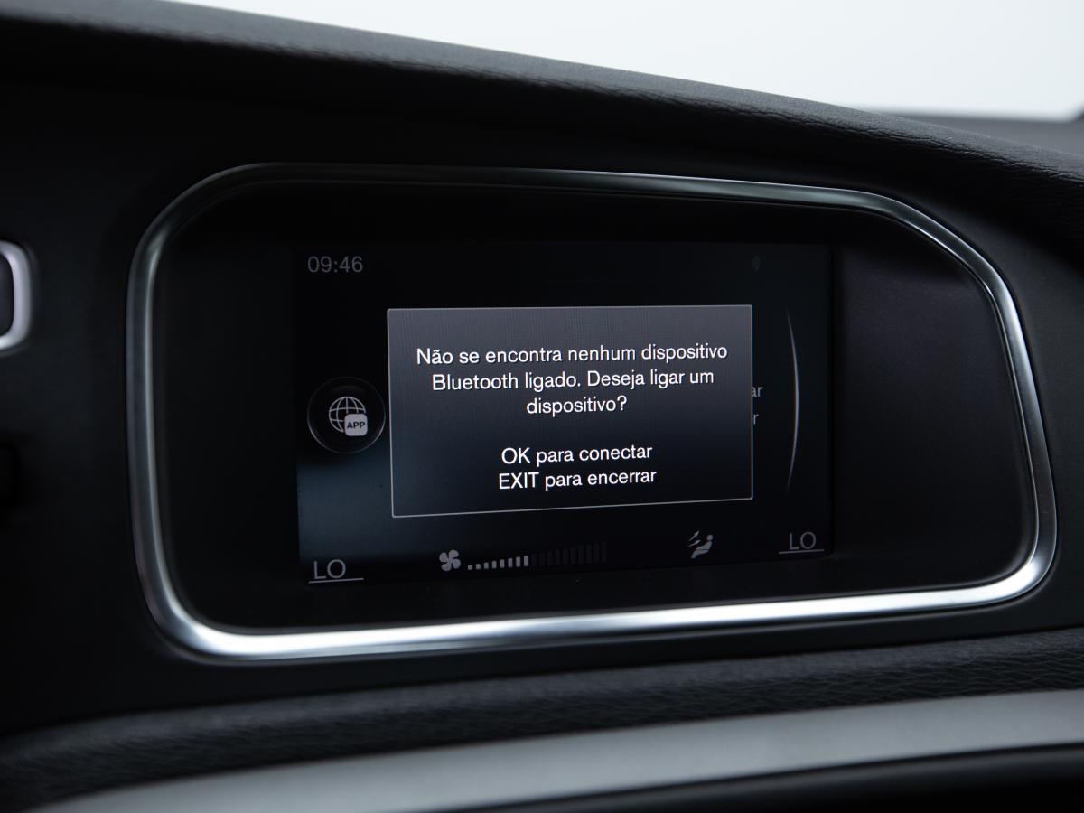 volvo-v40-2018-diesel-1969cc