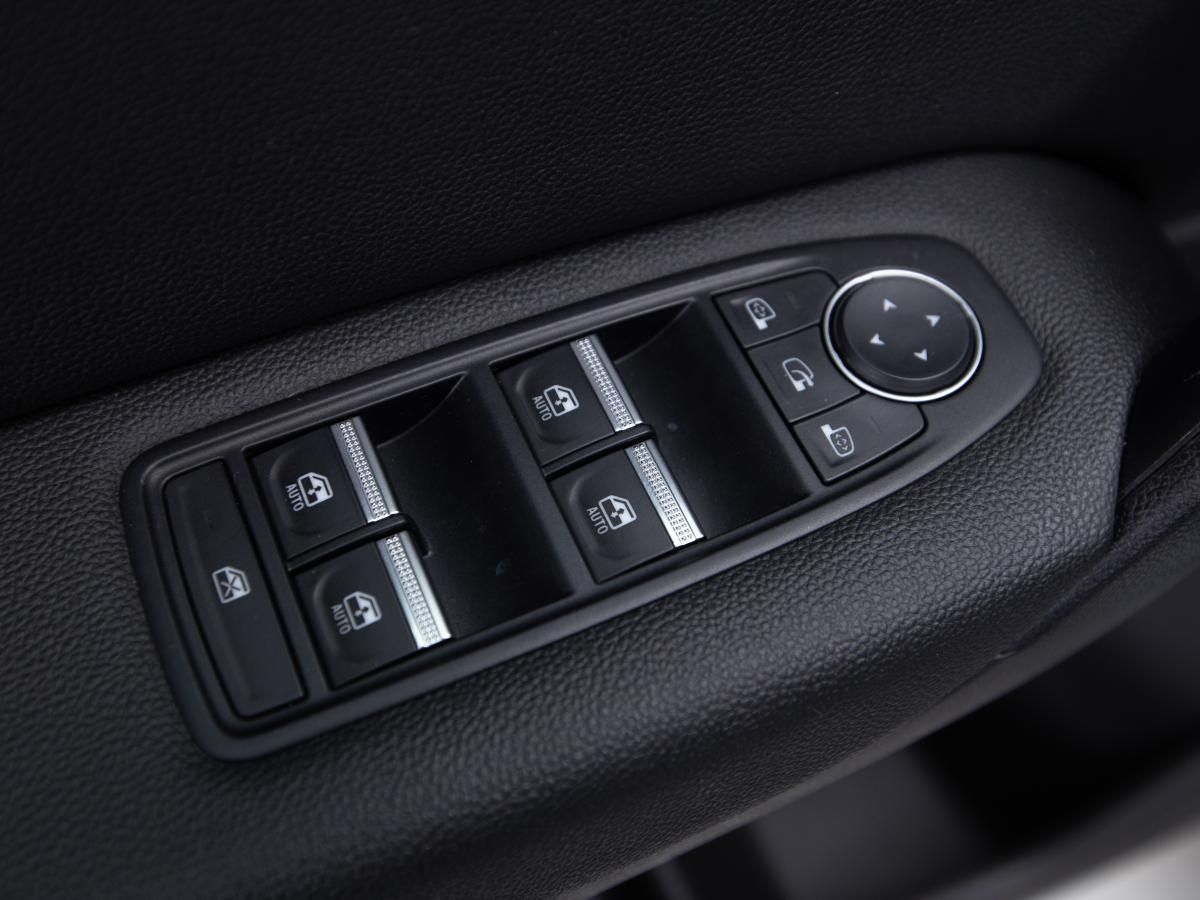 renault-captur-2023-gpl-999cc