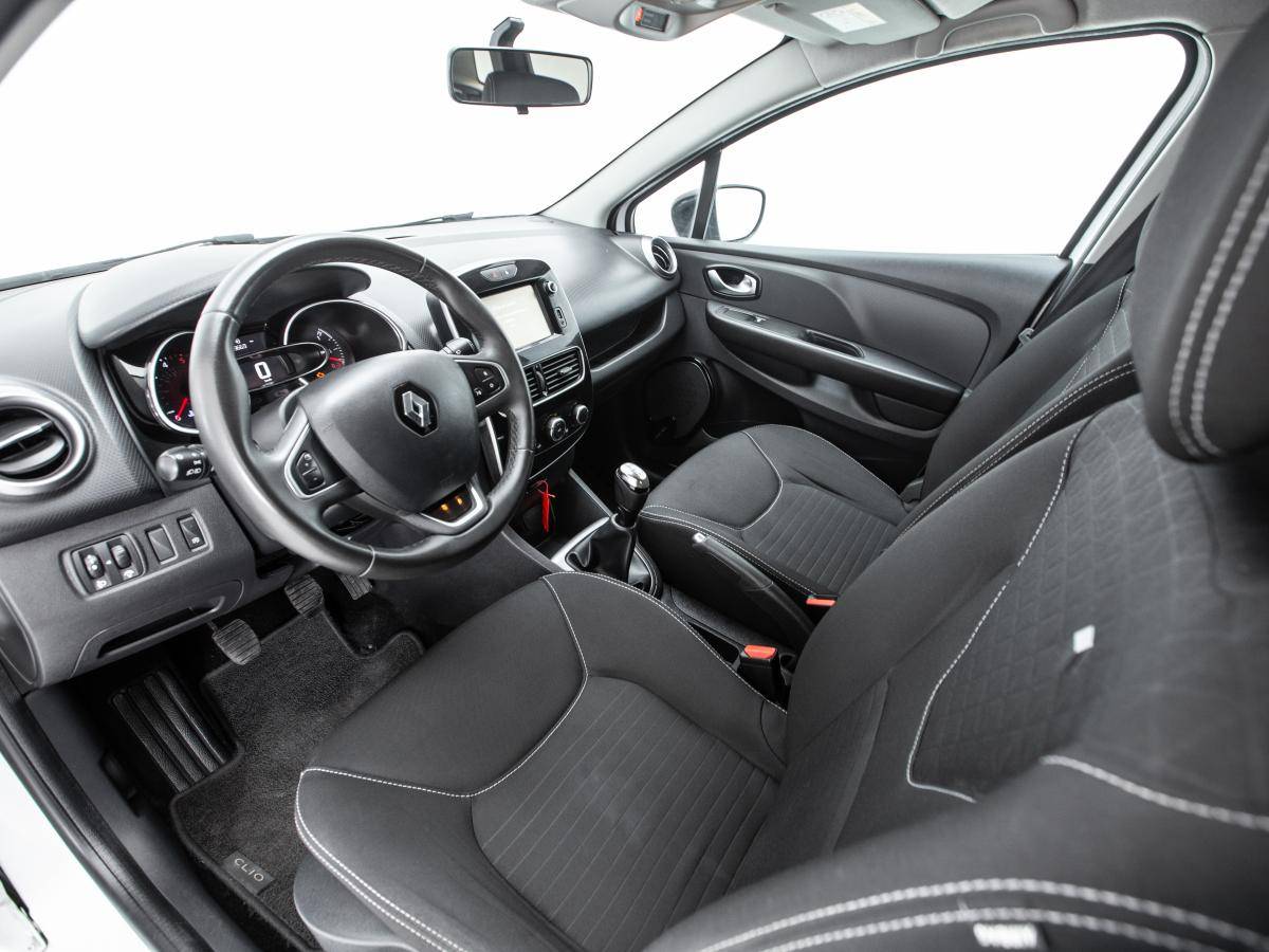 renault-clio-sport-tourer-2017-diesel-1461cc