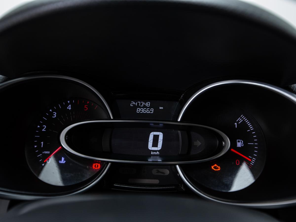 renault-clio-sport-tourer-2017-diesel-1461cc