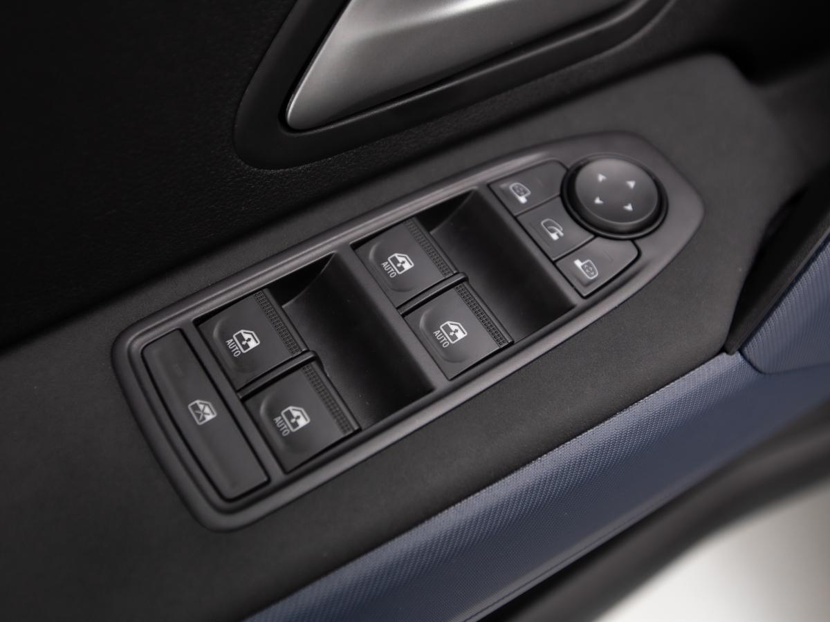 dacia-duster-2025-hibrido-a-gasolina-1789cc