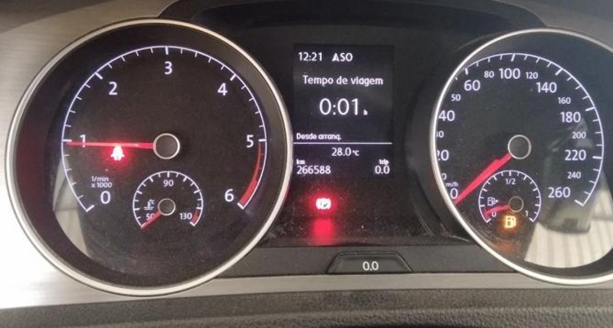 volkswagen-golf-2016-diesel-1598cc