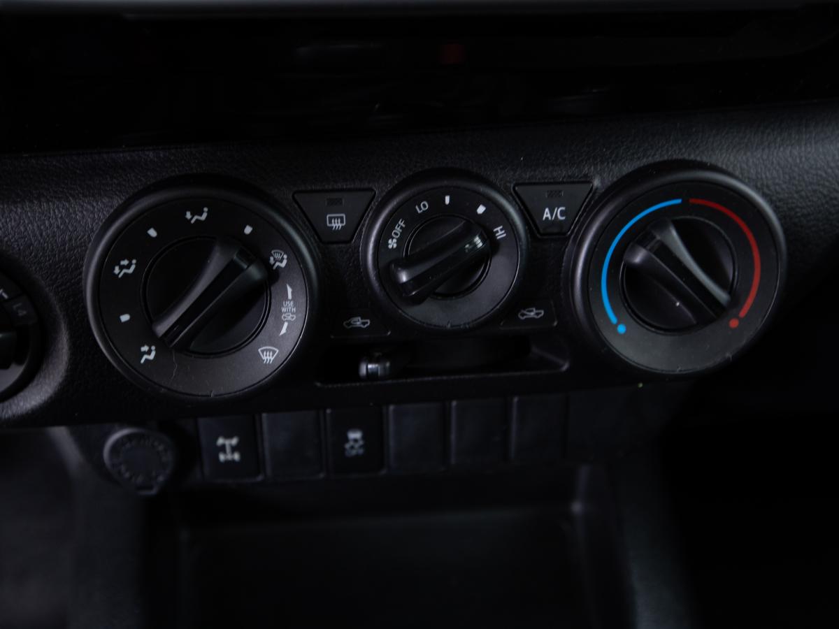 toyota-hilux-2018-diesel-2393cc