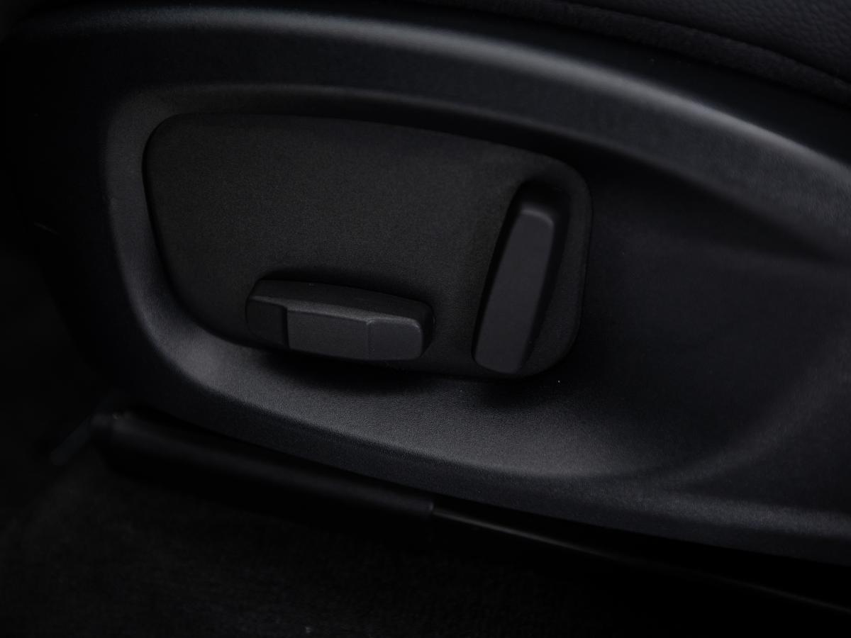 jaguar-f-pace-2017-diesel-1999cc