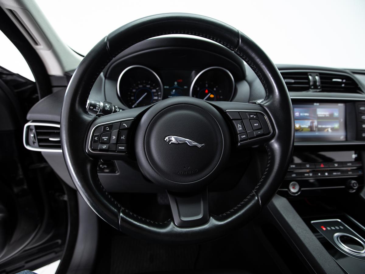 jaguar-f-pace-2017-diesel-1999cc