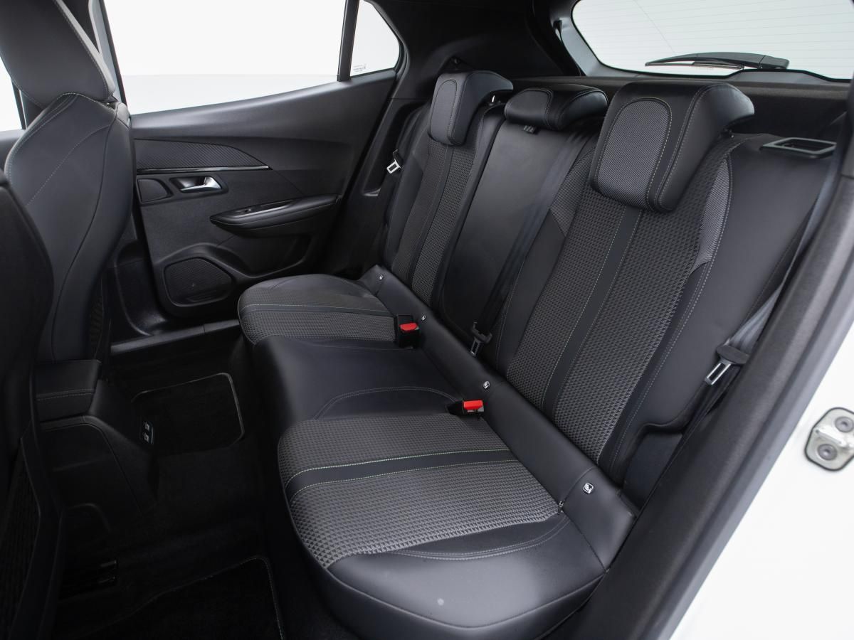 peugeot-2008-2021-diesel-1499cc