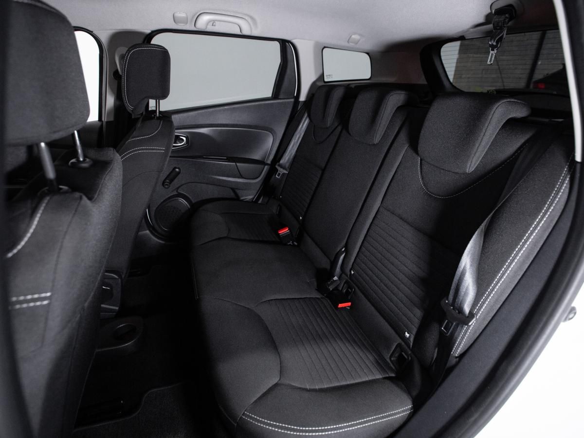 renault-clio-sport-tourer-2016-diesel-1461cc
