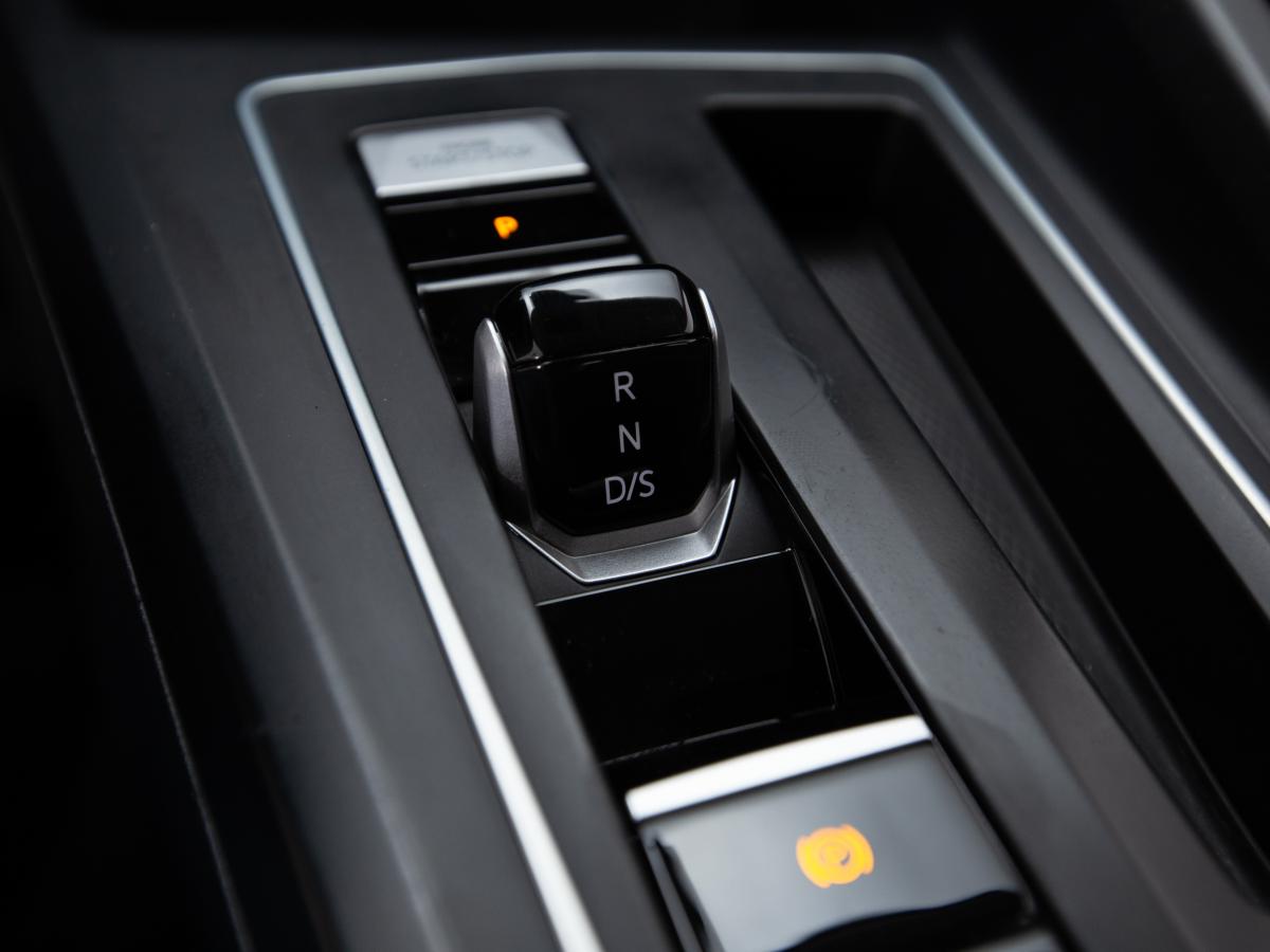 volkswagen-golf-2021-diesel-1968cc