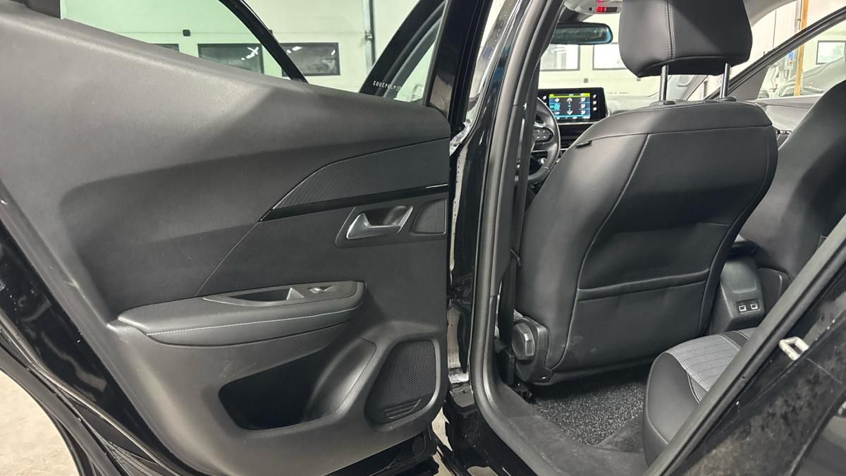peugeot-e-2008-2022-eletrico-0cc