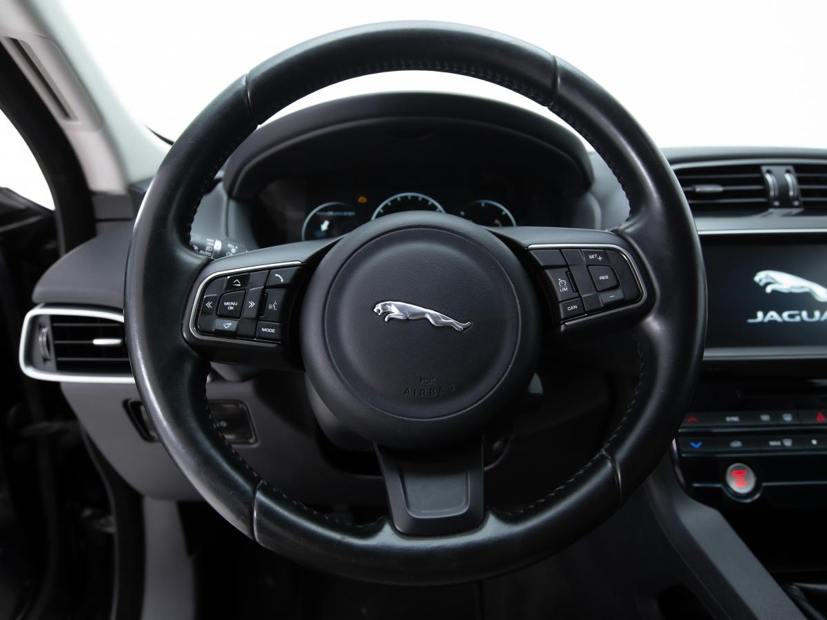 jaguar-f-pace-2017-diesel-1999cc