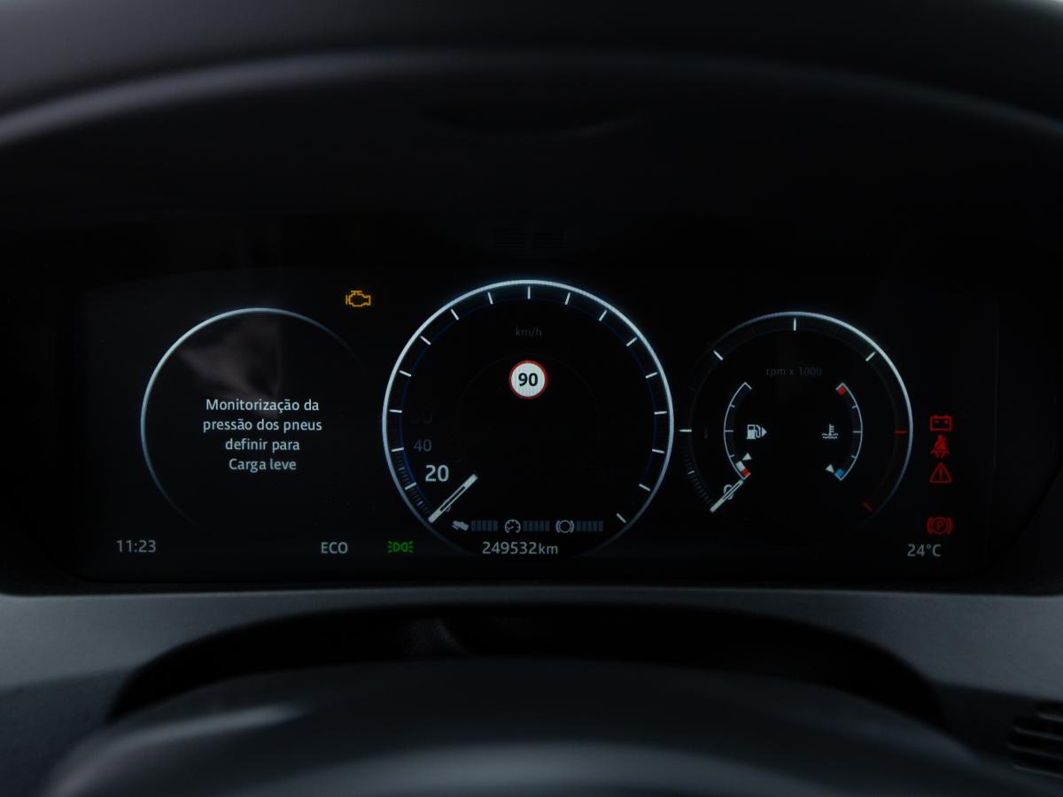 jaguar-f-pace-2017-diesel-1999cc