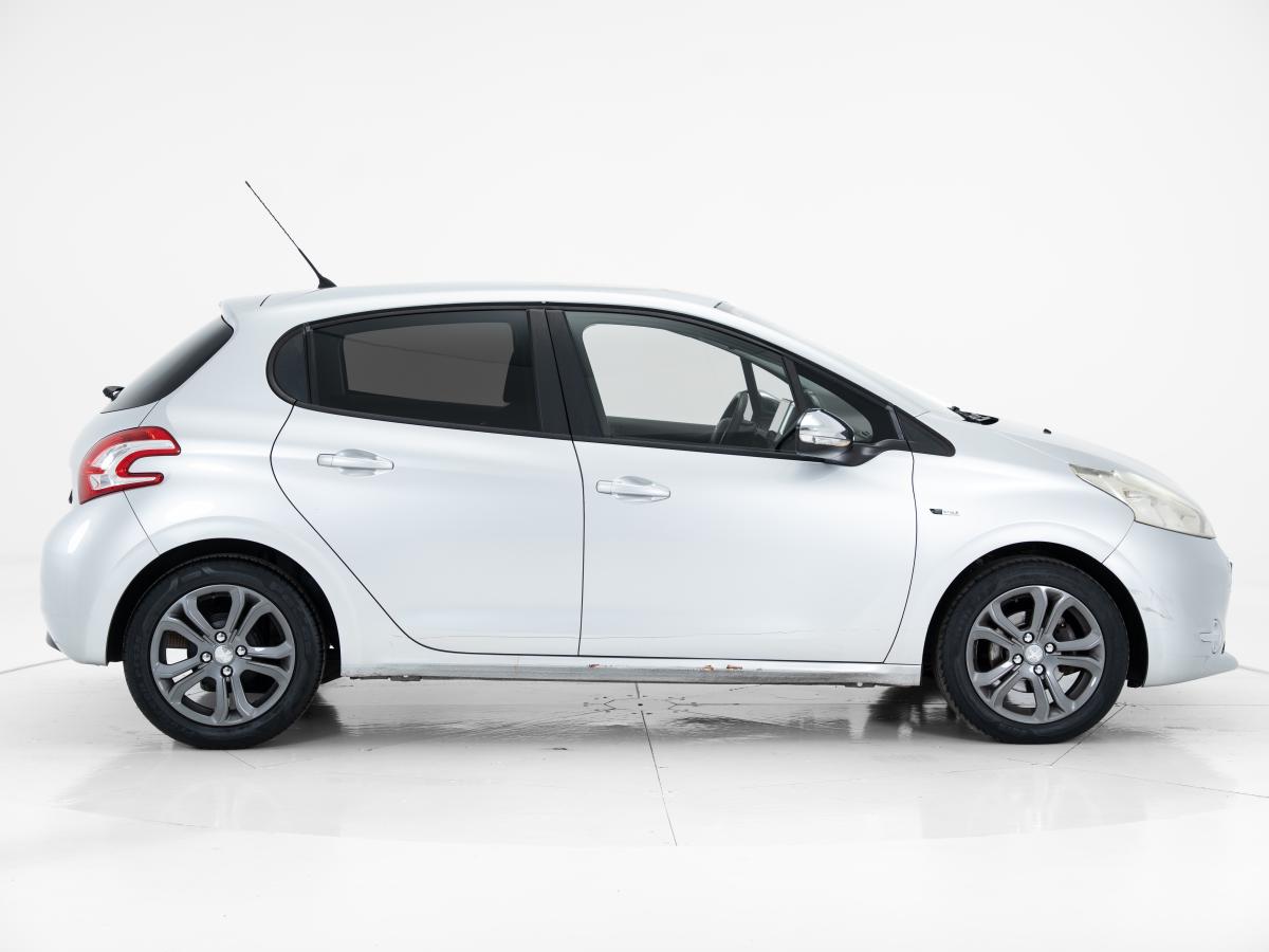 peugeot-208-2014-gasolina-1199cc