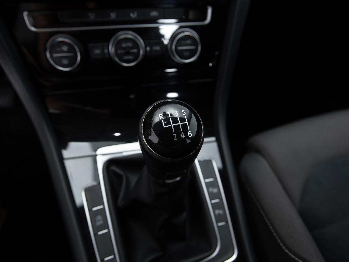 volkswagen-golf-2015-diesel-1968cc