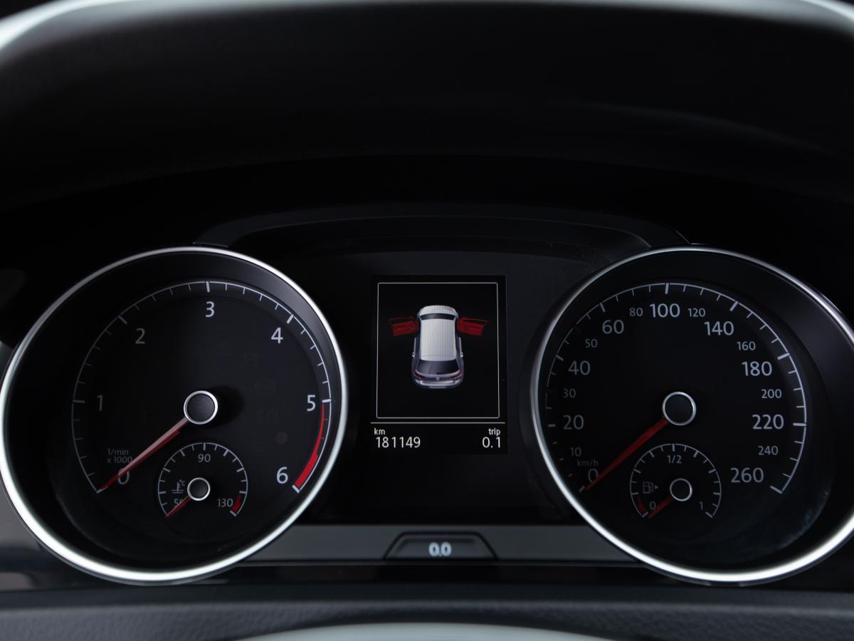 volkswagen-golf-2015-diesel-1968cc