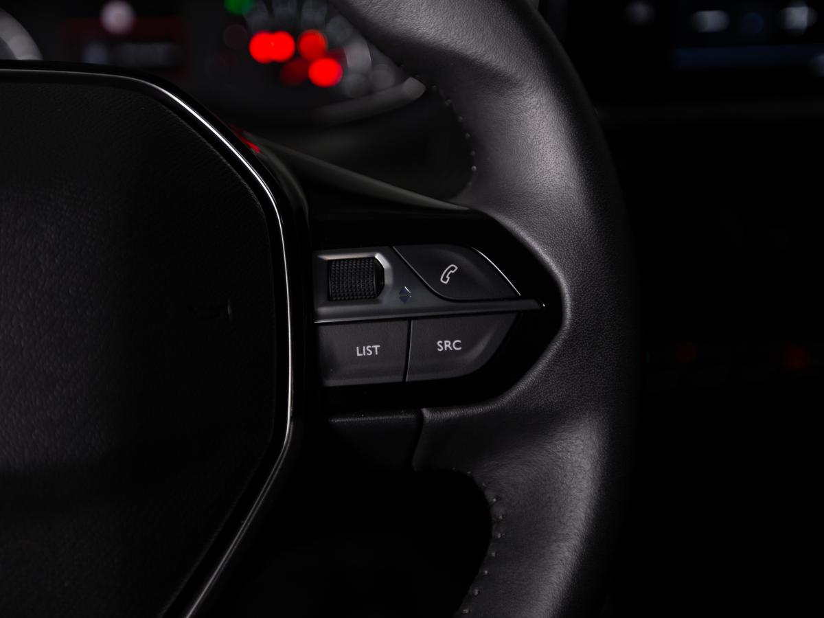 peugeot-208-2023-gasolina-1199cc