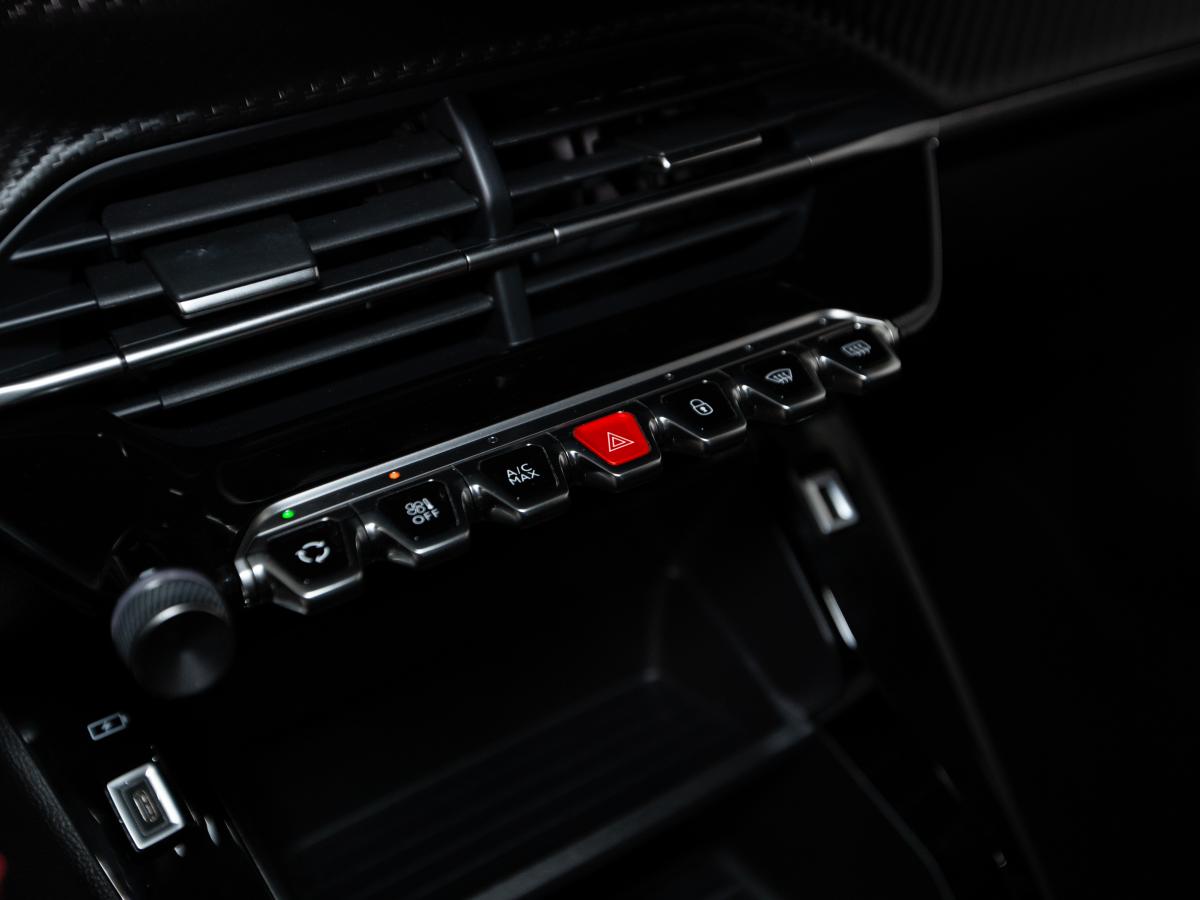 peugeot-208-2023-gasolina-1199cc