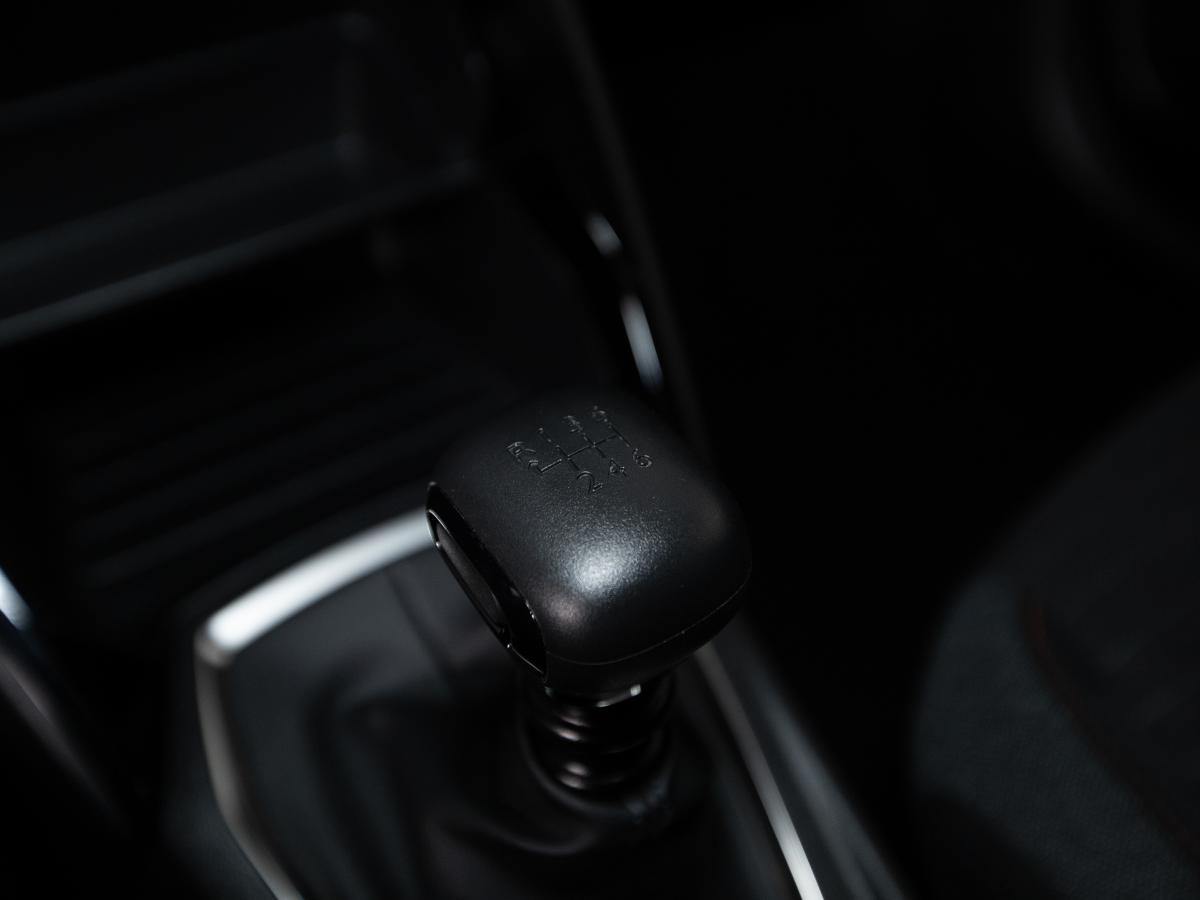 peugeot-208-2023-gasolina-1199cc
