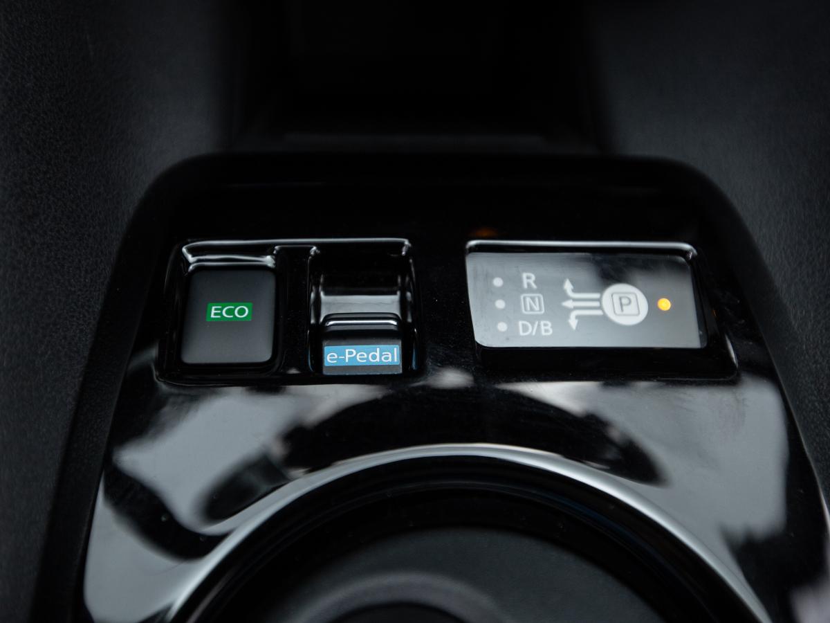 nissan-leaf-2023-eletrico-0cc