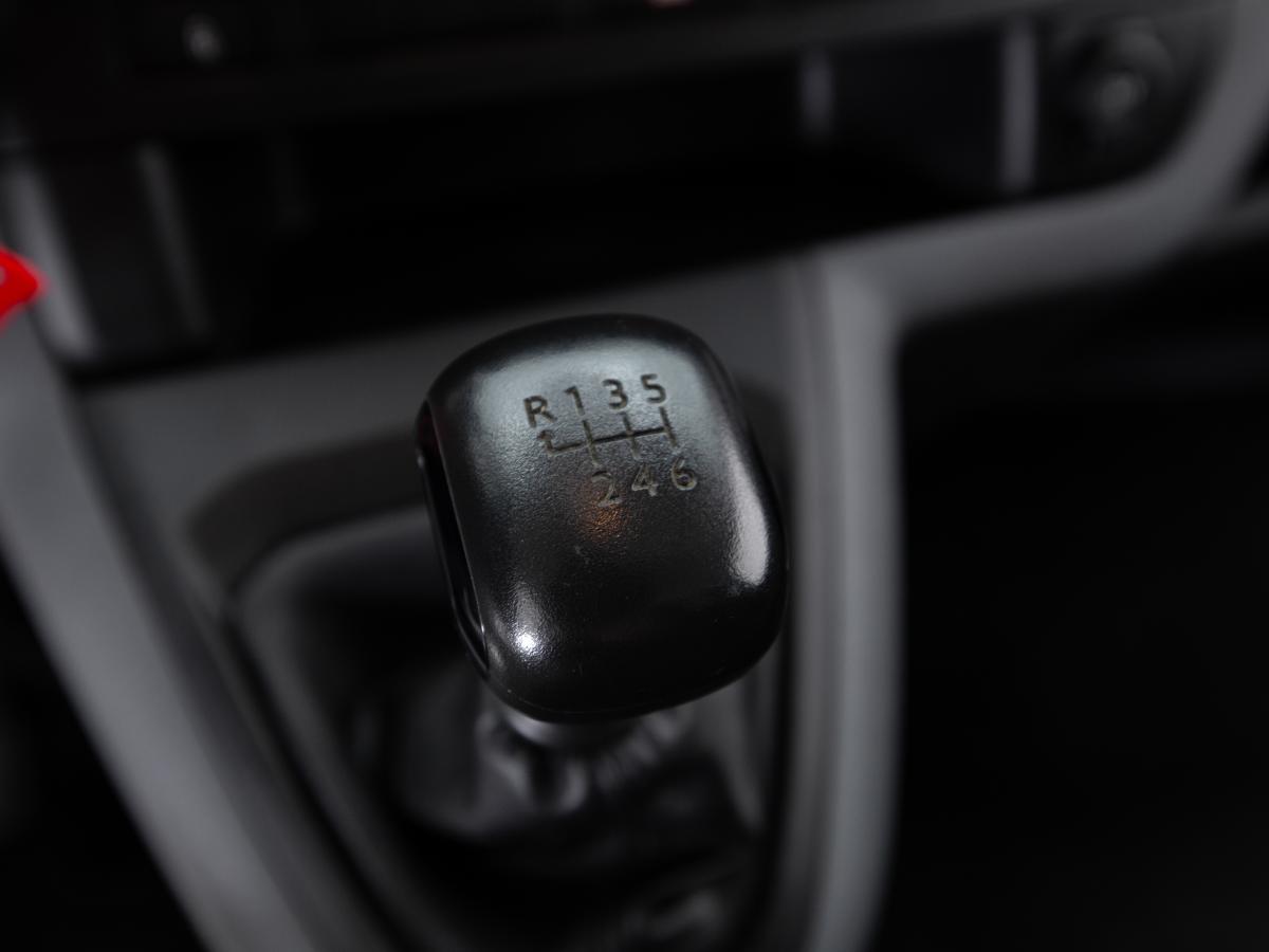 citroen-jumpy-2022-diesel-1499cc